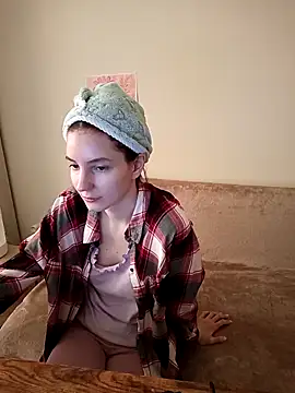 Snapshot of v_crizis324 chatting on February 7, 12:46 pm v crizis324 online show from February 7, 12:46 pm