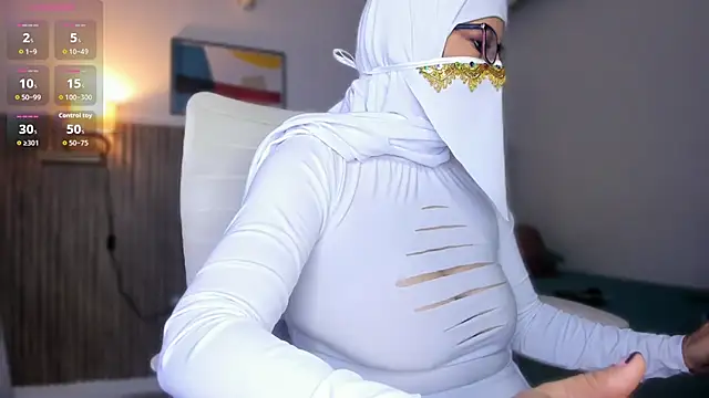 Snapshot of Hannaa_Dolly chatting on November 12, 2:04 am Hannaa Dolly online show from November 12, 2:04 am