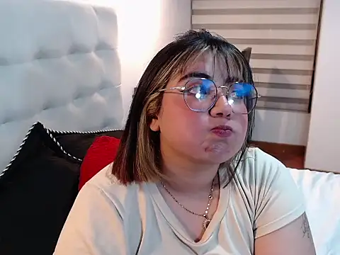 YiniBelle online show from December 23, 12:54 am