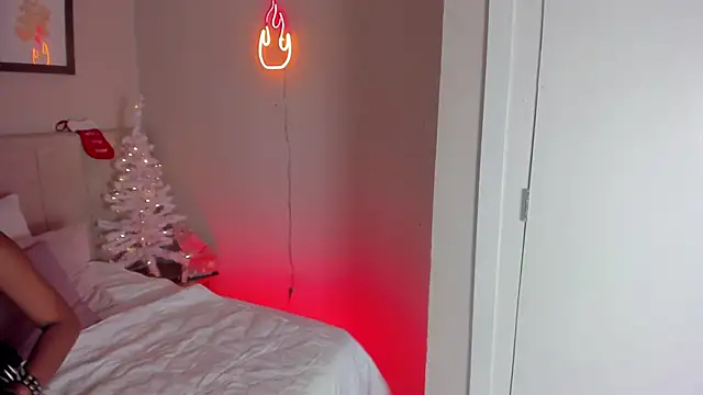 electra a online show from December 4, 6:40 pm