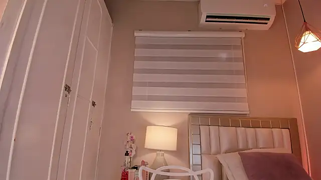 electra a online show from February 21, 6:32 pm