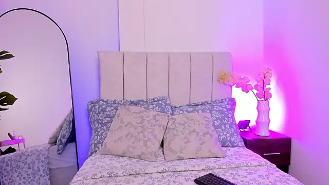 KaliBloom online show from March 27, 9:49 pm