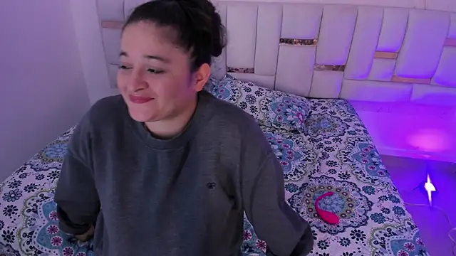 Snapshot of AzucenaBigAss chatting on November 11, 9:53 pm AzucenaBigAss online show from November 11, 9:53 pm