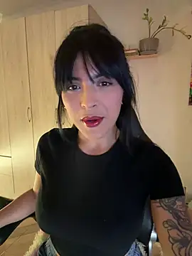 Snapshot of Cristal_Cerati_ chatting on June 20, 1:32 am Cristal Cerati online show from June 20, 1:32 am