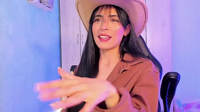 Cristal Cerati  online show from February 10, 8:19 pm