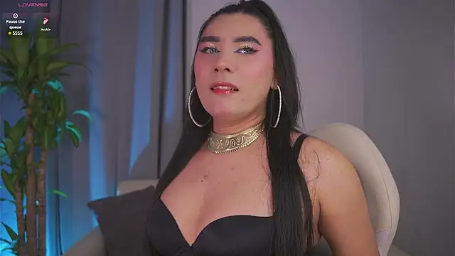 Snapshot of yourlatina_emely chatting on February 12, 10:48 am yourlatina emely online show from February 12, 10:48 am