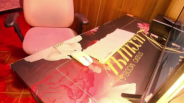 Belladonna trix online show from January 18, 12:30 pm