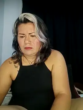 Snapshot of angi_daw chatting on November 22, 3:38 am angi daw online show from November 22, 3:38 am