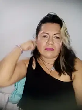 Snapshot of angi_daw chatting on January 14, 4:49 am angi daw online show from January 14, 4:49 am