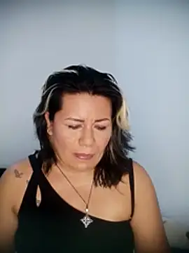 Snapshot of angi_daw chatting on February 13, 1:38 am angi daw online show from February 13, 1:38 am