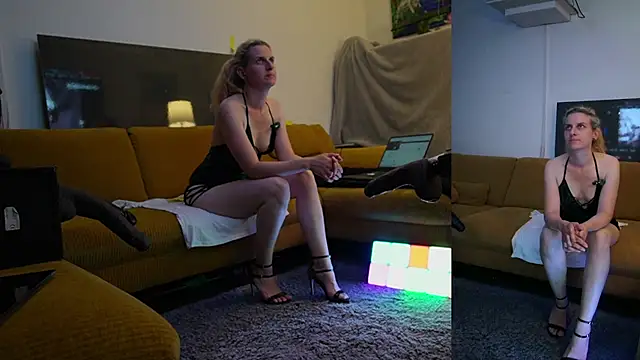 Snapshot of SUZANNEXXXXXX chatting on July 16, 10:40 pm SUZANNEXXXXXX online show from July 16, 10:40 pm