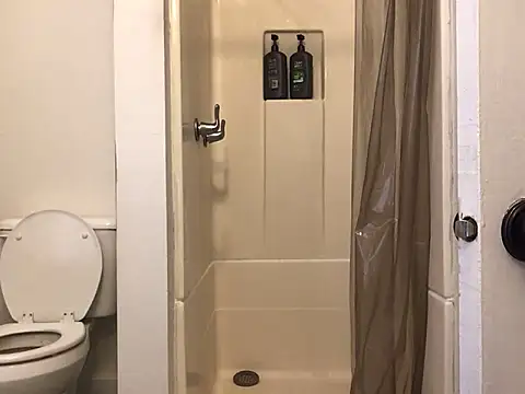 ch31285 online show from April 4, 8:37 pm