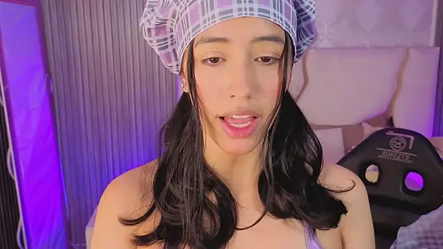 Snapshot of Joselyn_tay chatting on July 3, 12:44 pm Joselyn tay online show from July 3, 12:44 pm