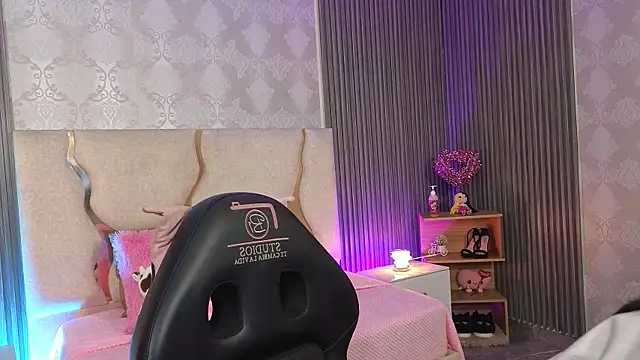 Joselyn tay online show from May 1, 12:21 pm