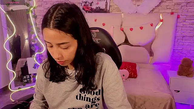 Snapshot of Joselyn_tay chatting on February 8, 12:03 pm Joselyn tay online show from February 8, 12:03 pm