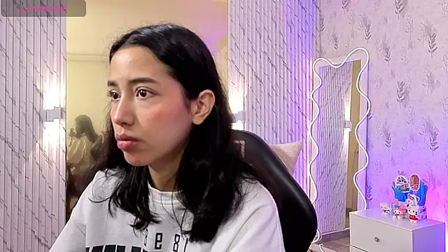 Joselyn tay online show from April 5, 12:01 pm