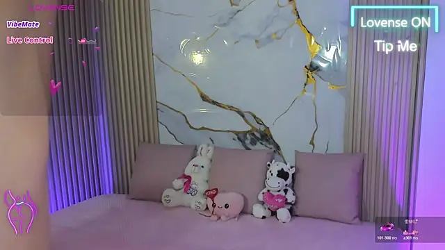 Snapshot of Joselyn_tay chatting on June 4, 12:21 pm Joselyn tay online show from June 4, 12:21 pm