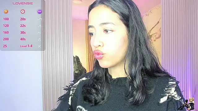 Snapshot of Joselyn_tay chatting on June 5, 12:00 pm Joselyn tay online show from June 5, 12:00 pm