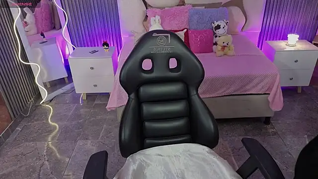 Joselyn tay online show from April 23, 12:29 pm