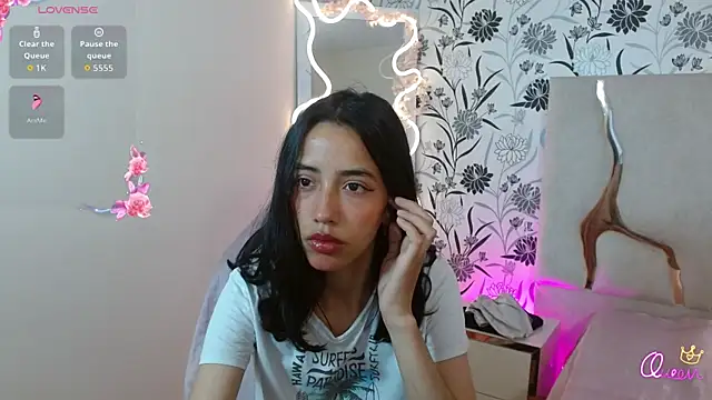 Joselyn tay online show from December 17, 11:59 am