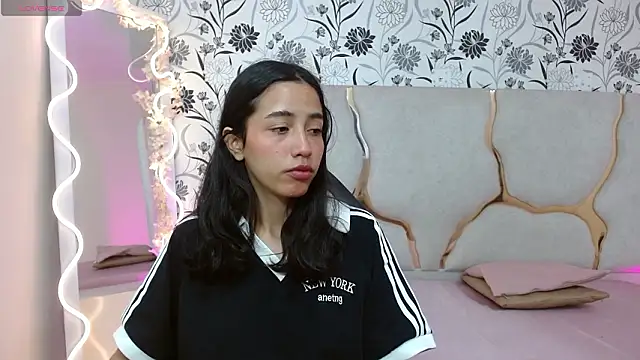 Joselyn tay online show from March 12, 2:21 pm