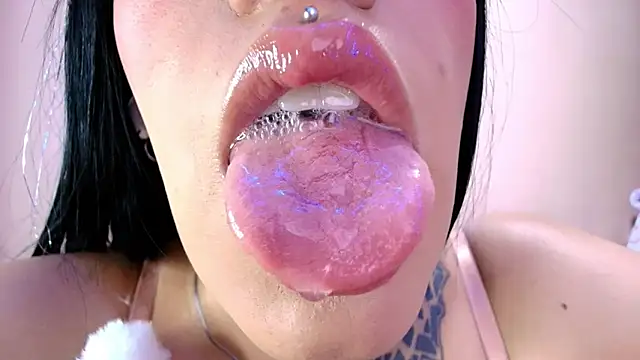 catte jensen online show from April 2, 4:30 am