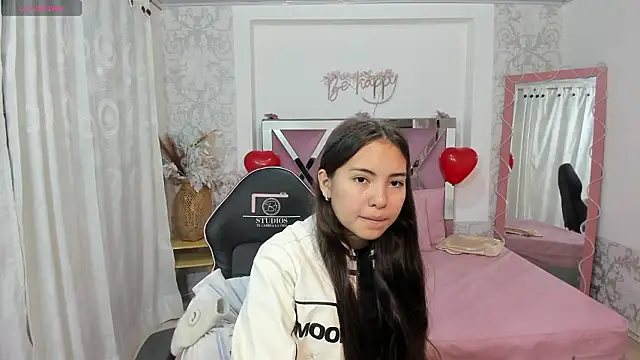 ISABELA TAY online show from February 16, 11:31 am