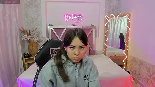 ISABELA TAY online show from January 12, 11:39 am