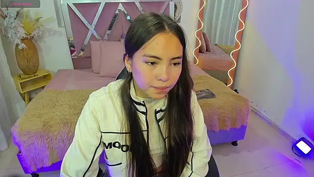 ISABELA TAY online show from November 26, 11:43 am