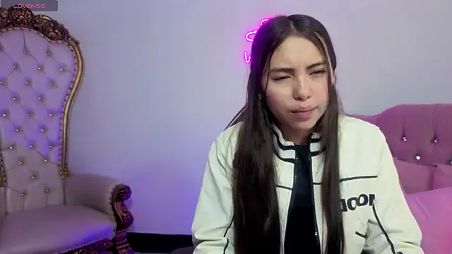 ISABELA TAY online show from May 20, 12:13 pm