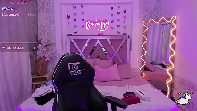 ISABELA TAY online show from March 14, 12:00 pm