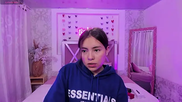 ISABELA TAY online show from March 12, 11:47 am