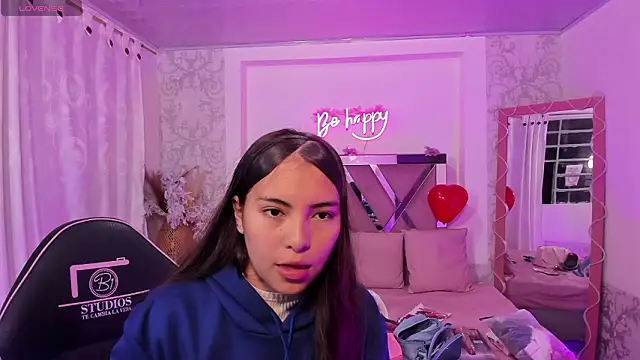 ISABELA TAY online show from February 21, 11:34 am