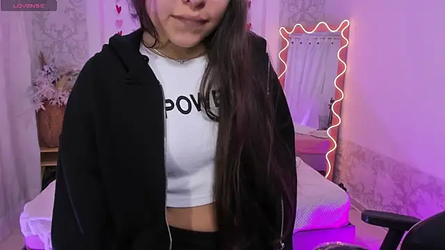 ISABELA TAY online show from March 25, 11:42 am