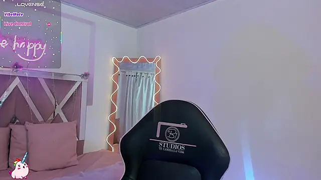 ISABELA TAY online show from December 5, 11:42 am