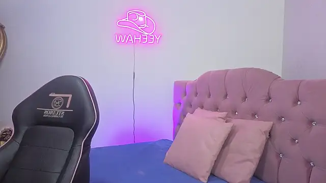 ISABELA TAY online show from April 21, 11:39 am