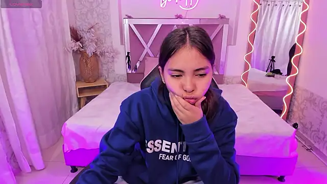 ISABELA TAY online show from January 17, 11:36 am