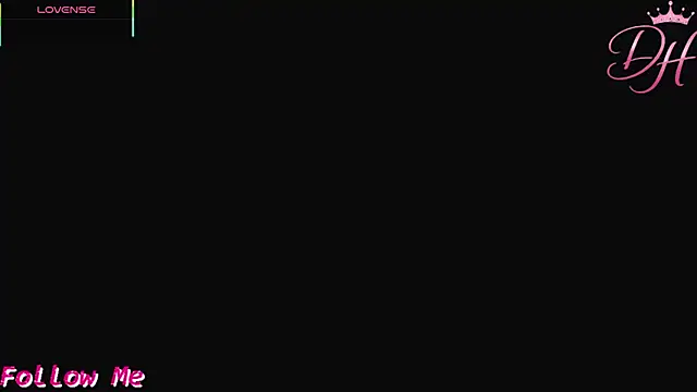 Snapshot of Daphne_Hills chatting on July 8, 6:19 pm Daphne Hills online show from July 8, 6:19 pm