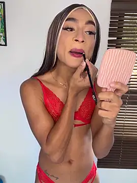 Snapshot of Daphne_Hills chatting on June 16, 7:36 pm Daphne Hills online show from June 16, 7:36 pm