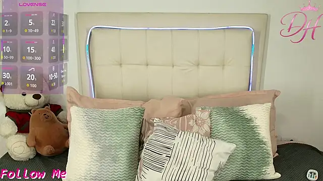 Daphne Hills online show from April 10, 6:37 pm