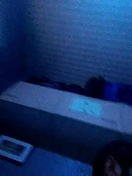 hotguy71000 online show from November 28, 3:45 pm