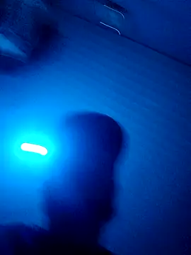 hotguy71000 online show from November 21, 7:57 pm