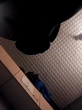 hotguy71000 online show from November 29, 3:50 am