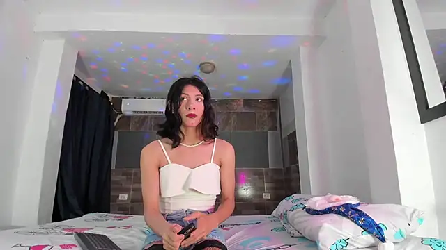 Snapshot of angell_dusttt chatting on November 16, 3:22 am angell dusttt online show from November 16, 3:22 am