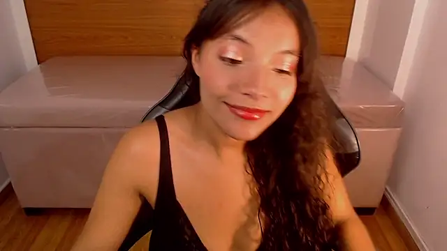 miaa blu t online show from December 19, 8:22 pm