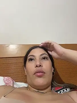 Snapshot of Anna_Bitch_Disgusting chatting on February 6, 6:42 am Anna Bitch Disgusting online show from February 6, 6:42 am