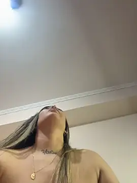 Snapshot of Anna_Bitch_Disgusting chatting on February 1, 5:17 am Anna Bitch Disgusting online show from February 1, 5:17 am