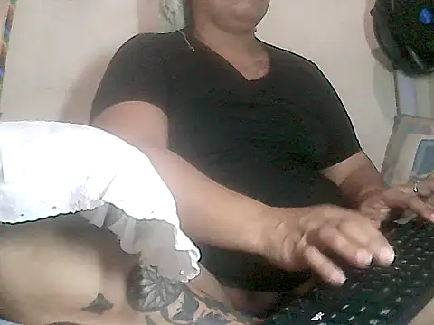 loriepinay46 online show from January 6, 1:26 pm