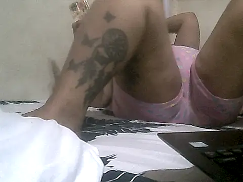 loriepinay46 online show from November 17, 1:59 pm