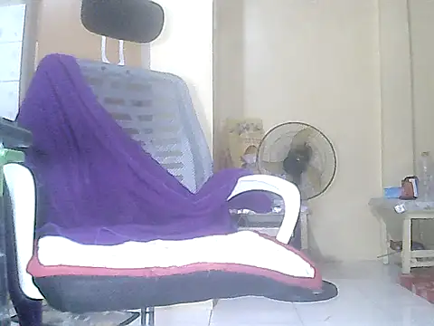 loriepinay46 online show from March 1, 8:31 pm